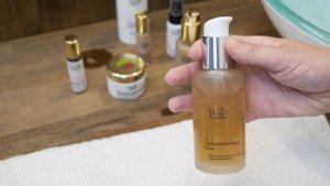 Weinkosmetik EINS Die Reinigung Anwendung Produktbild 01